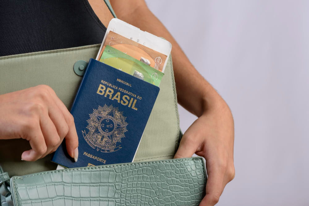 Tradução de passaporte: quando e como fazer?